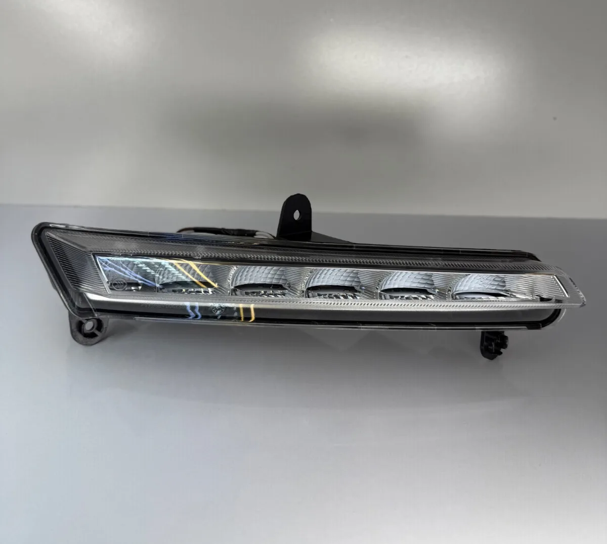 چراغ روز سمت چپ — کد j60-4499010FL