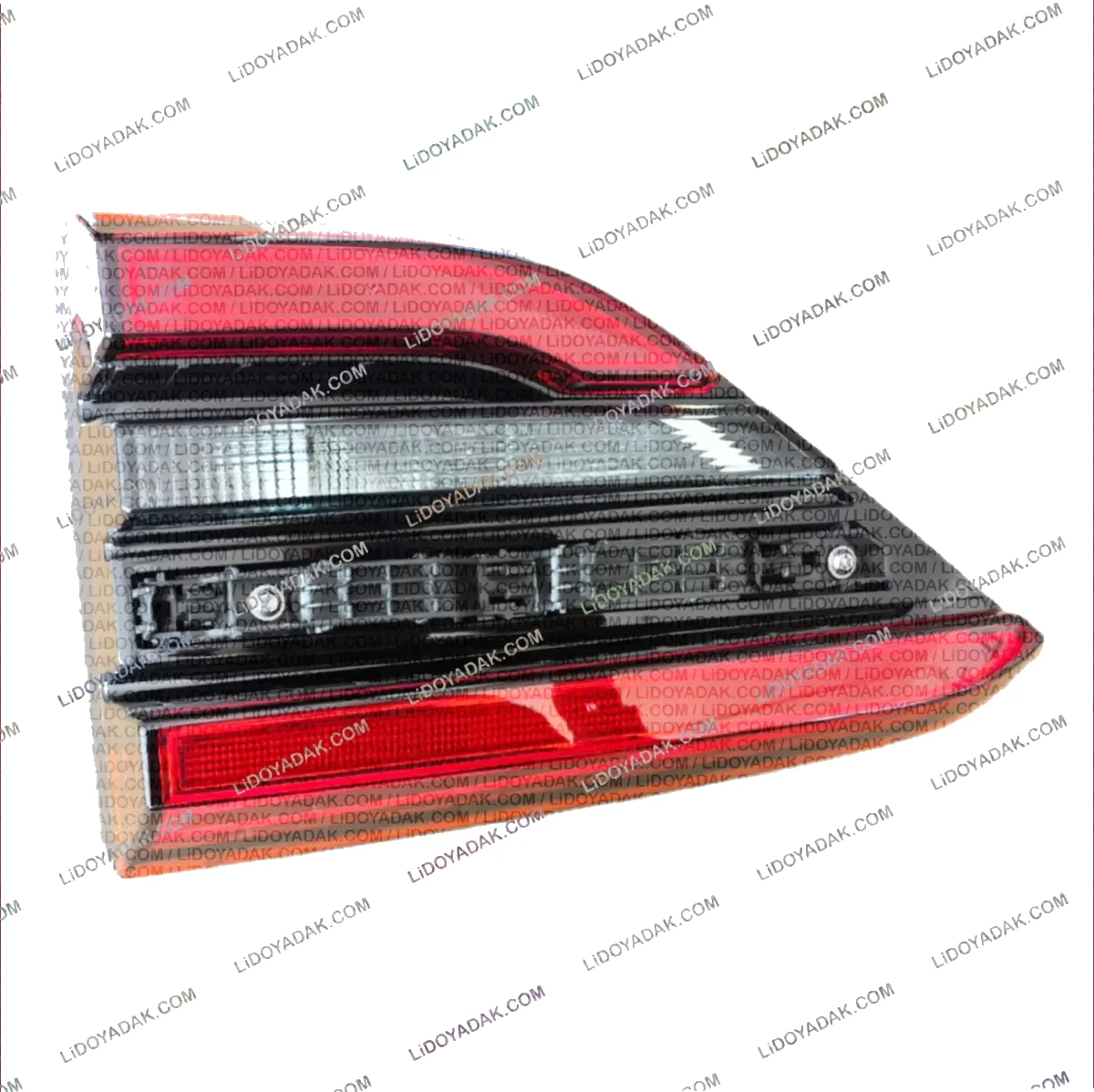 چراغ عقب چپ روی درب صندوق ام وی ام X55