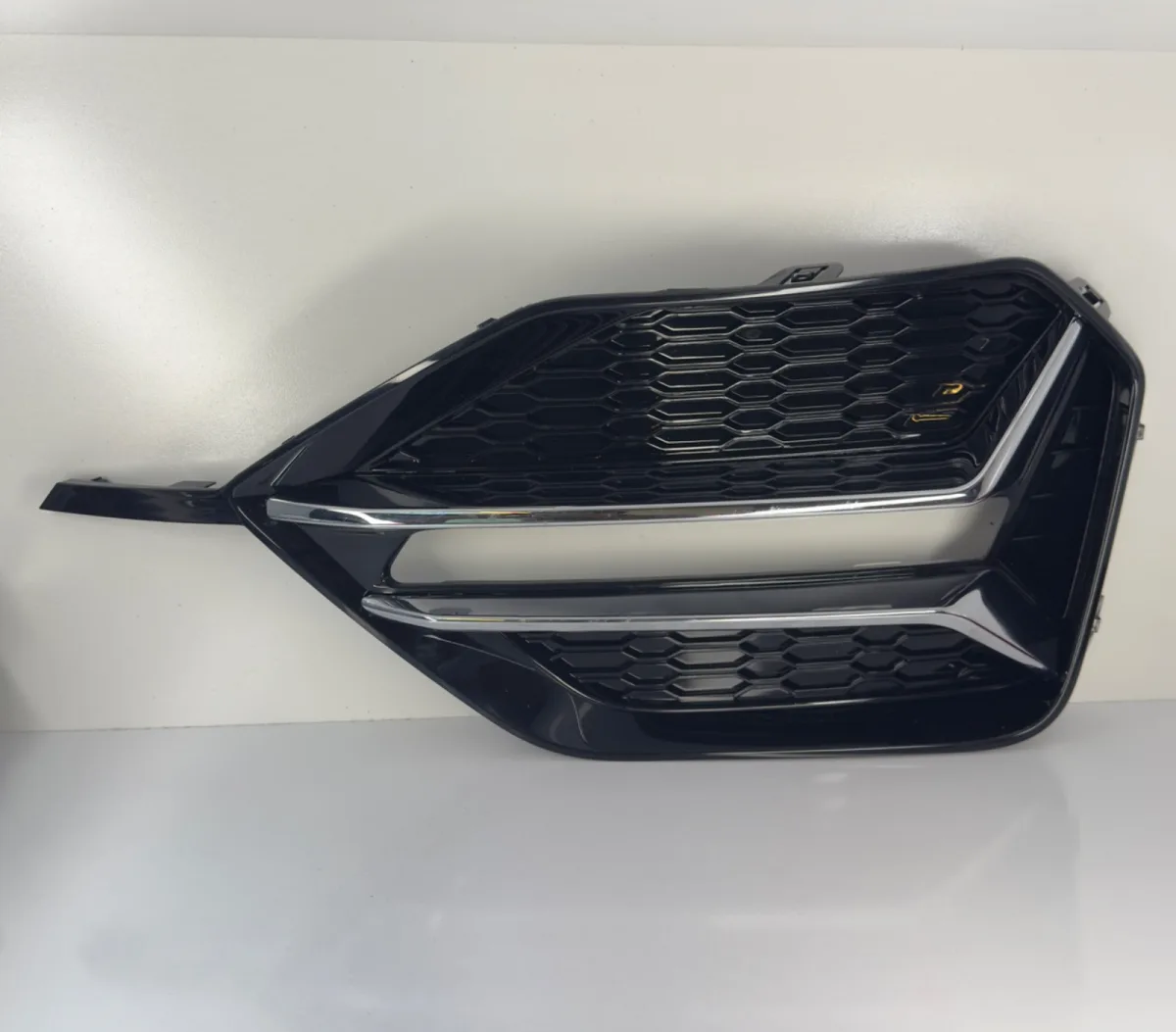 قاب دور چراغ روز راست آریزو 6 PRO — کد 602002637AA
